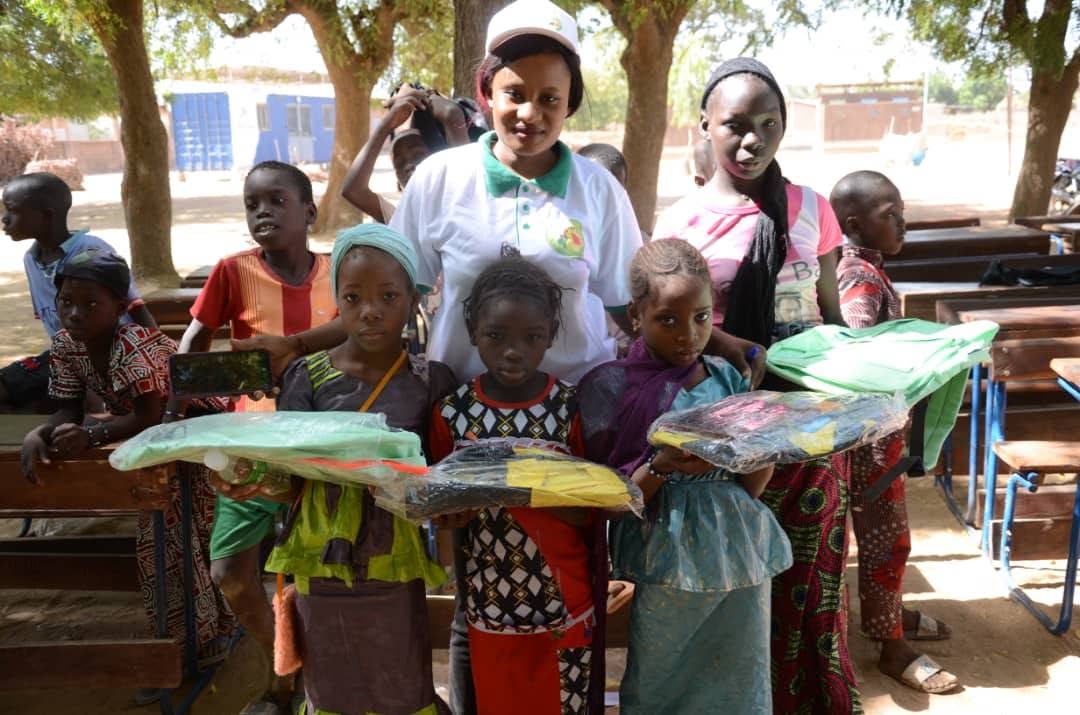 Distribution de vivres et de kits